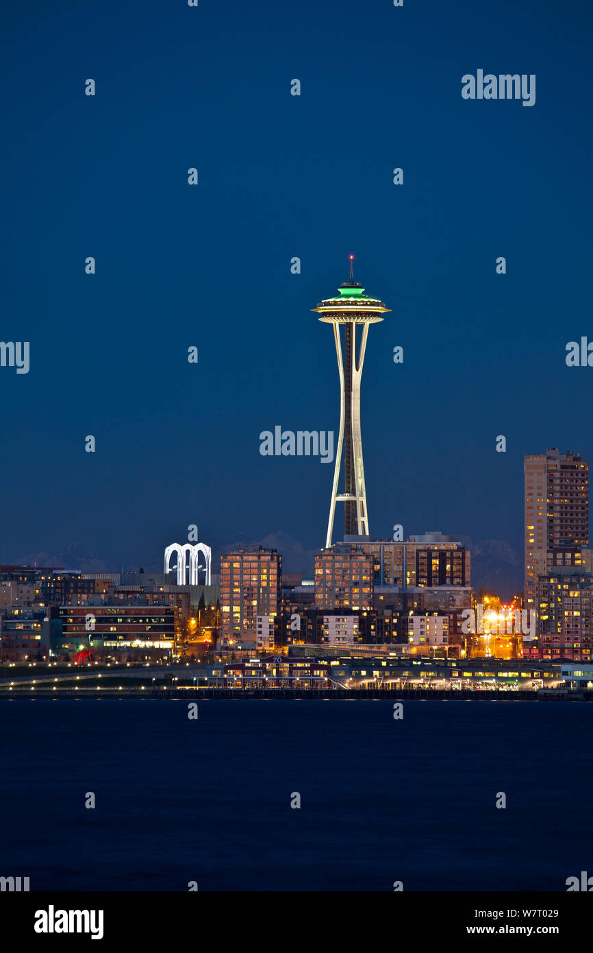 La Space Needle de Seattle comme CXenter vu de West Seattle, Washington, USA. Février 2013. Banque D'Images