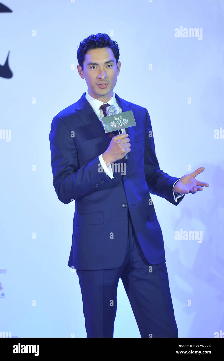 Alex star equestrian Chinois Hua Tian assiste à un événement pour la première exposition de cheval épique 'TROY' à Beijing, Chine, 25 mai 2017. Banque D'Images