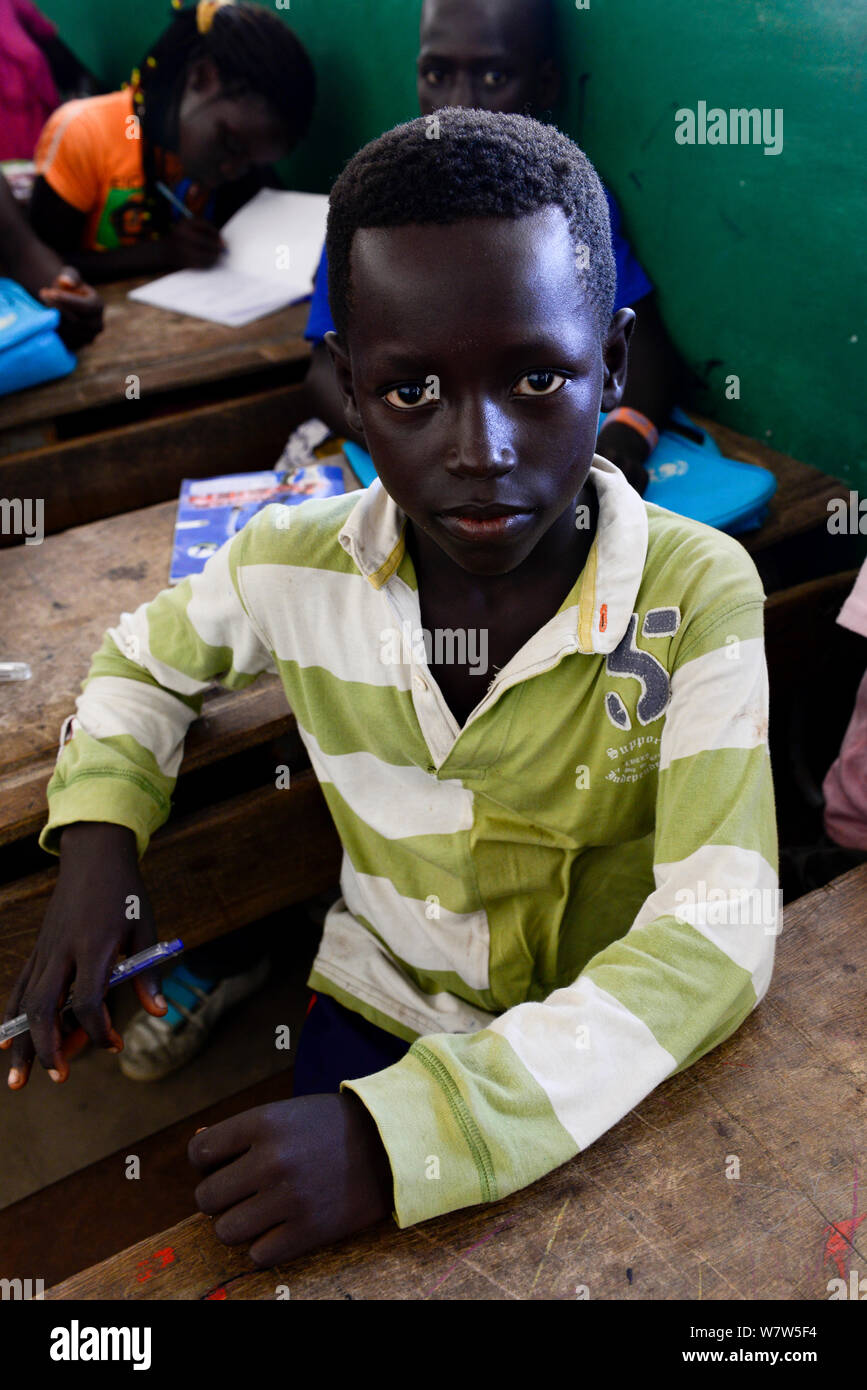 Garçon en classe, Eticoga, Village de l'Île Orango, Guinée-Bissau, décembre 2013. Banque D'Images
