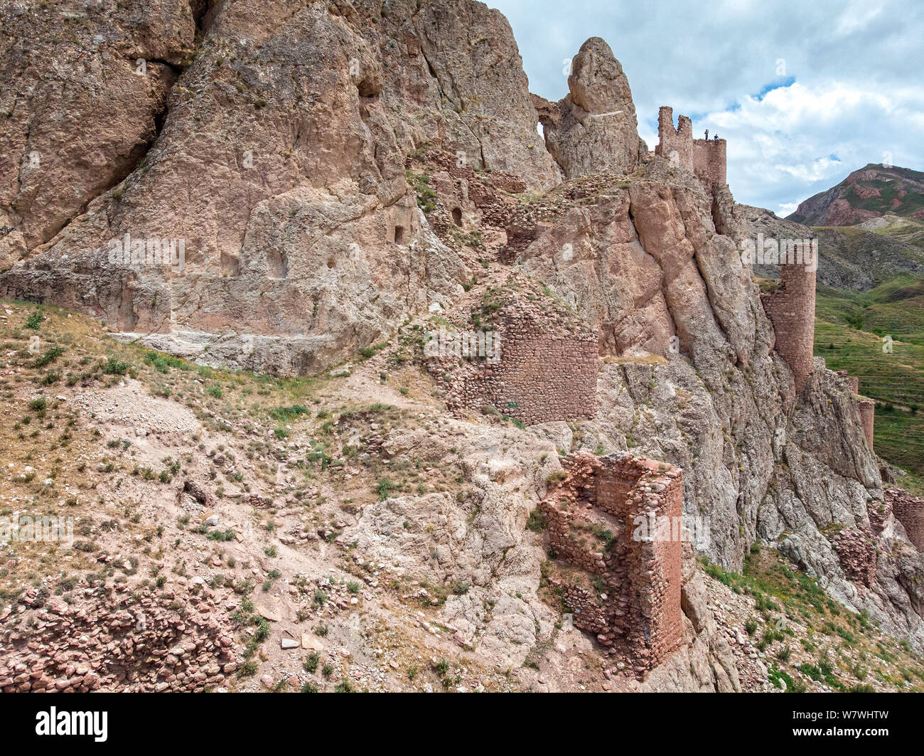 Vue aérienne du château de Dogubayazit vestiges de l', construits sur la montagne près de Eski Cami Bayezıd et l'Ishak Pasha Palace. La Turquie de l'Est Banque D'Images