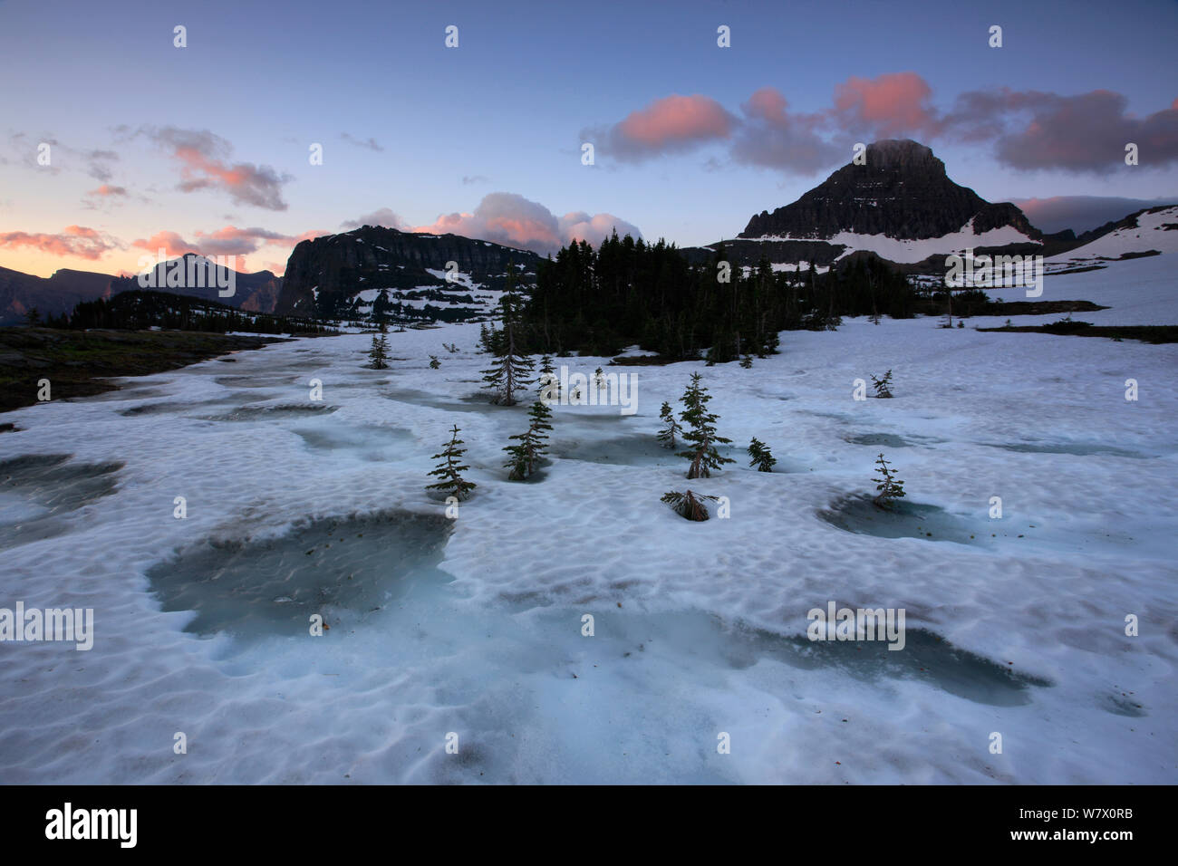 Paysage gelé du Parc National des glaciers, montagnes Rocheuses, Montana, juillet 2011. Banque D'Images