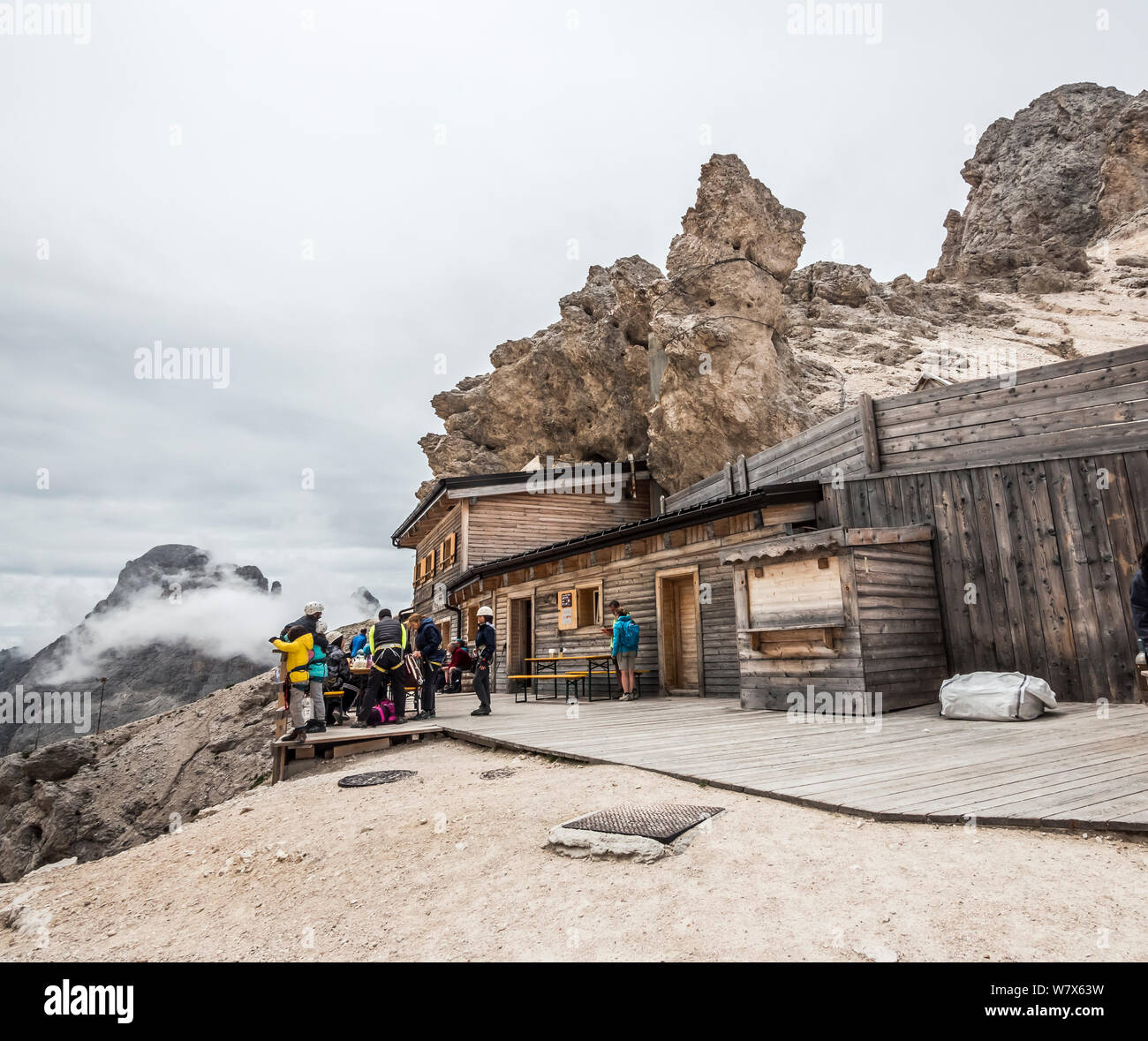 Le Passo-Principe refuge refuge de montagne situé sur le col de l'Rosengaten Grasleiten zone du Dolomites italiennes Banque D'Images