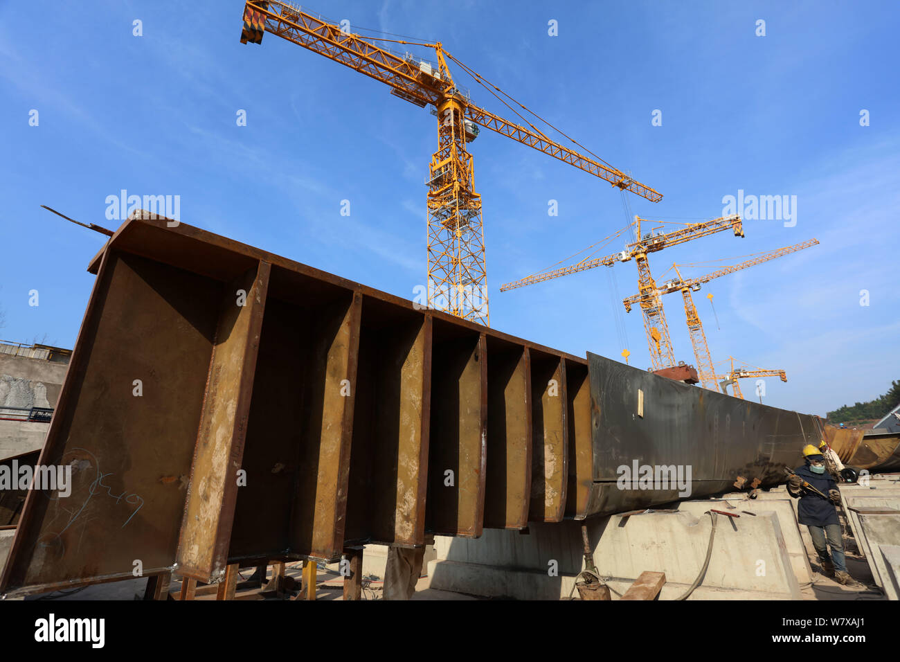 Vue sur le site de construction d'une réplique grandeur nature du paquebot Titanic dans le comté de Daying, ville de Suining, au sud-ouest du Sichuan Chine provinc Banque D'Images