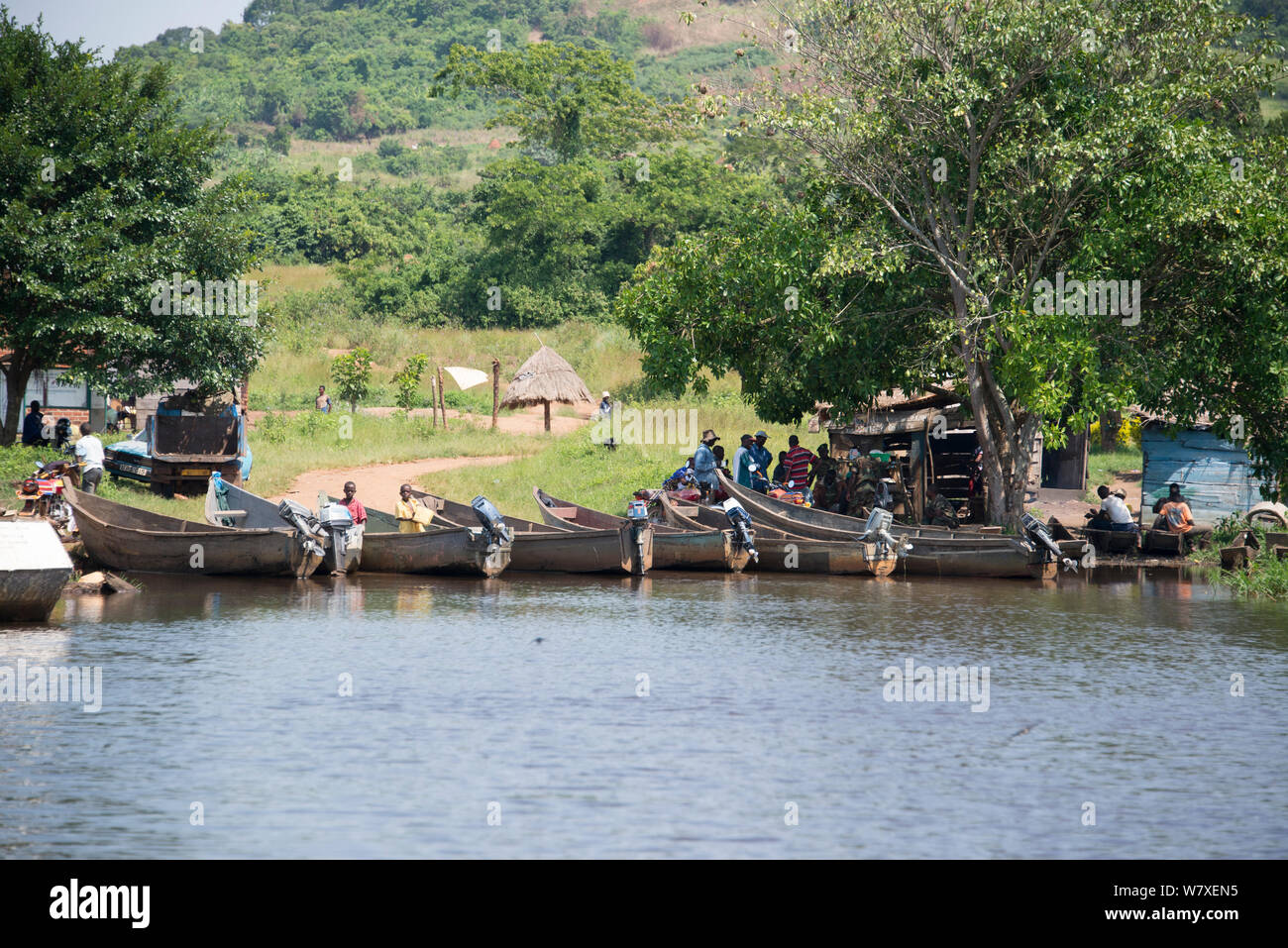 Les canots amarrés sur du lac Victoria, en Ouganda, en mars 2012. Banque D'Images