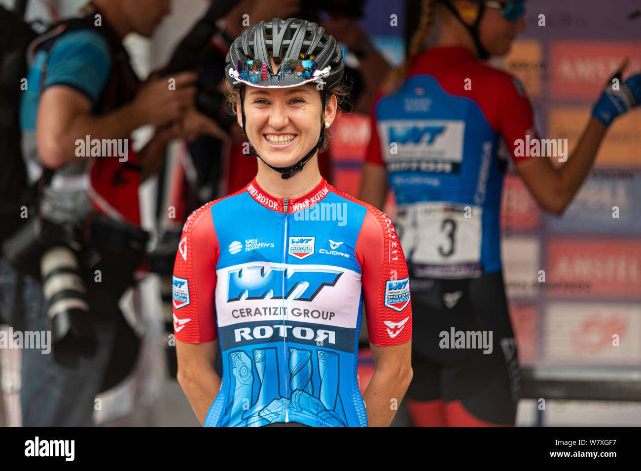 Lea Lin Teutenberg Rotor de WNT Pro Cycling Team avant racing dans le Prudential RideLondon classique cycliste. Cycliste féminin rider Banque D'Images