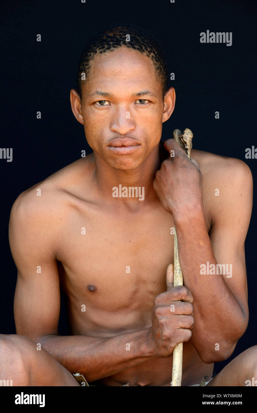 Portrait de Naro San Bushman, Kalahari, région de Ghanzi, Botswana, l'Afrique, octobre 2014. Banque D'Images