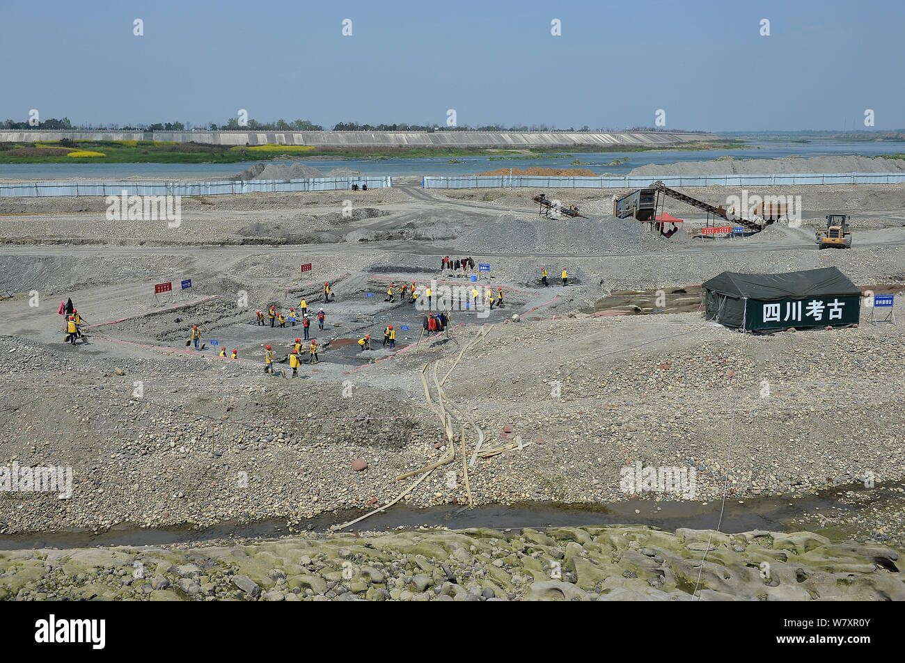 Vue aérienne de l'excavation de la propriété de bateaux coulés leader paysan Zhang Xianzhong (Chang Hsien-chung) de la fin de la dynastie Ming (1368-1644 Banque D'Images