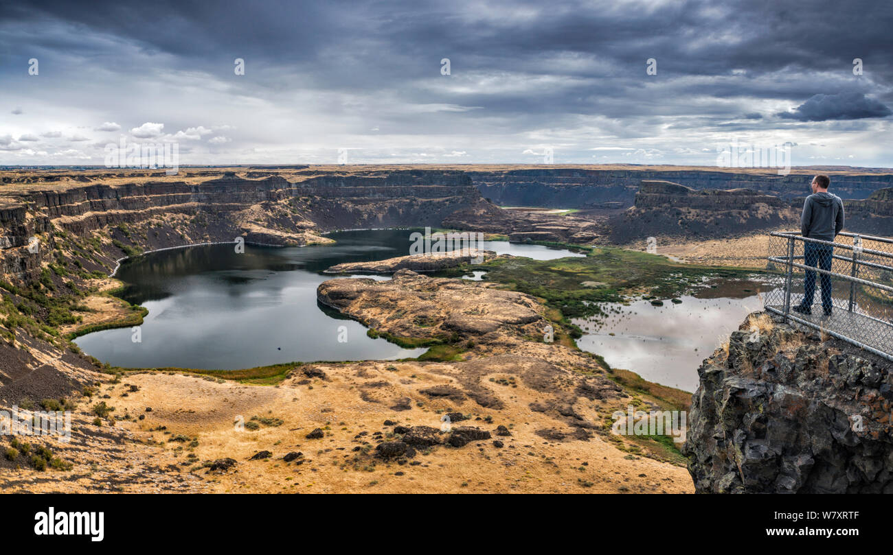 Les falaises et les chutes à sec, l'ancien lac, cascade canalisée Scablands, près de Coulee City, bien Lakes-Dry Falls State Park, Washington State, USA Banque D'Images