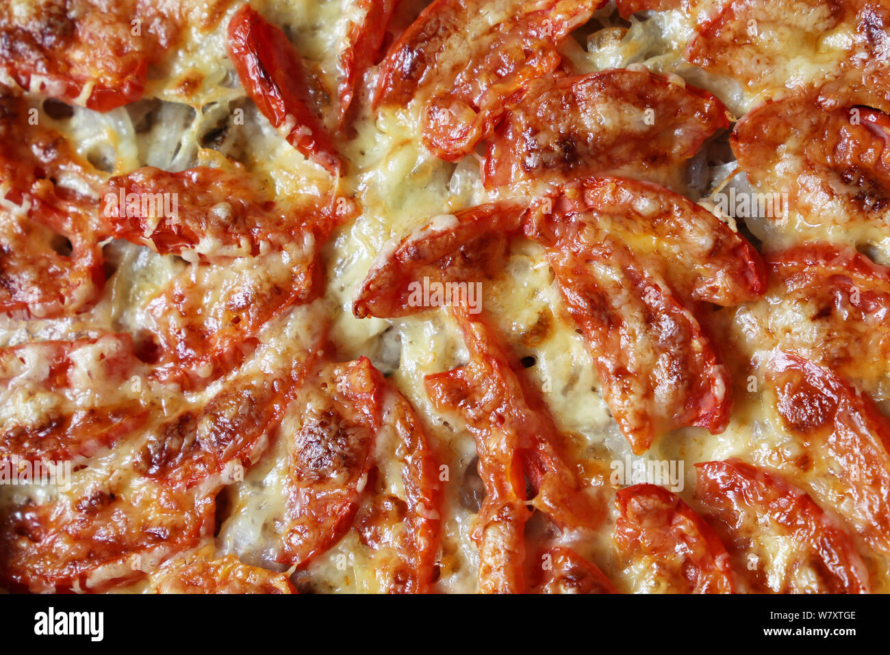 Arrière-plan de la pizza, du graphique avec le fromage, la viande et les tomates, vue d'en haut Banque D'Images