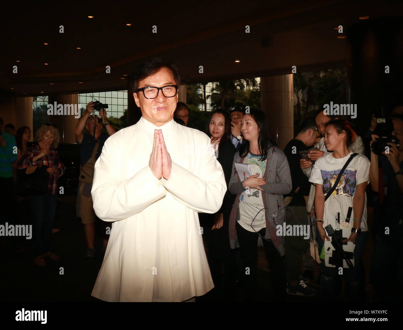 Kungfu Hong Kong star Jackie Chan pose à la célébration de l'événement son prix d'honneur de l'Académie de Hong Kong Chine, 28 mars 2017. Banque D'Images