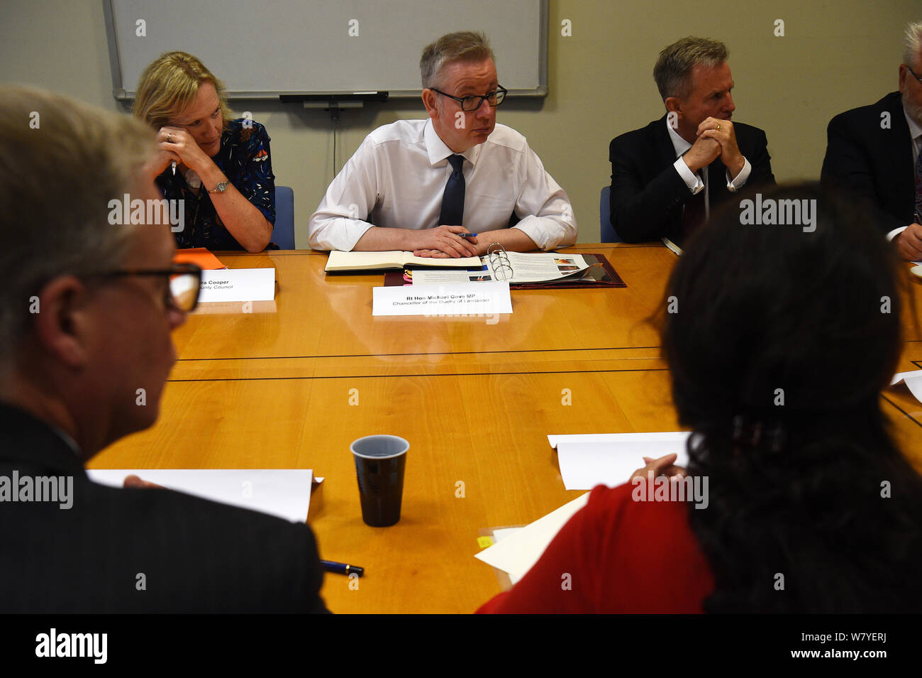 Chancelier du duché de Lancaster Michael Gove au cours d'une visite au Port de Douvres pour une réunion avec les représentants des ports sur le travail qu'ils font pour assurer la bonne sortie de l'Union européenne. Banque D'Images