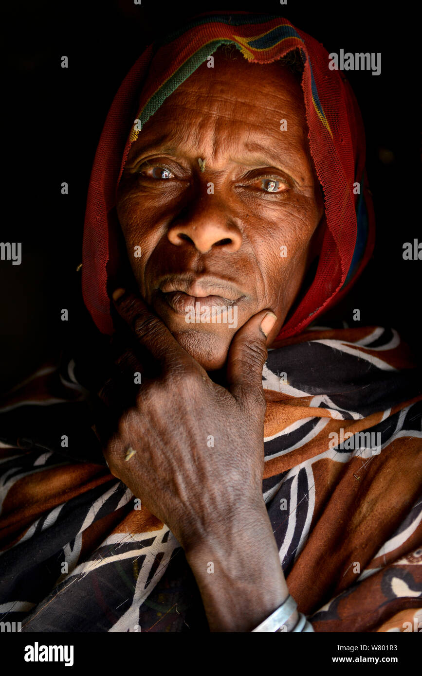 Femme âgée de Borona origine ethnique. L'Éthiopie, Novembre 2014 Banque D'Images