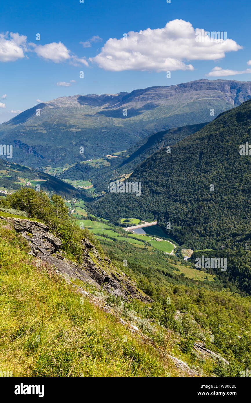 Vue Panoromic de la route panoramique nationale norvégienne entre Gaularfjellet Myrkdalen et Vik en Norvège Scandinavie (n13) Banque D'Images