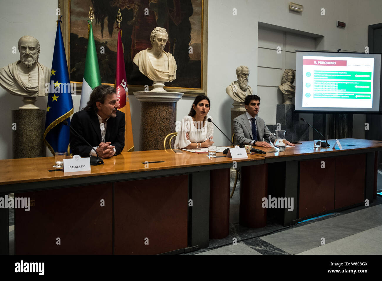 Rome, Italie. 07Th Aug 2019. Présenté à la capitale, le Plan Urbain de mobilité à Rome a été officiellement représenté aujourd'hui par le maire de Rome, Virginie Raggi, par le président de la Commission de mobilité, Pietro Calabrese, et par son prédécesseur Enrico Stefano. (Photo par Andrea Ronchini/Pacific Press) Credit : Pacific Press Agency/Alamy Live News Banque D'Images