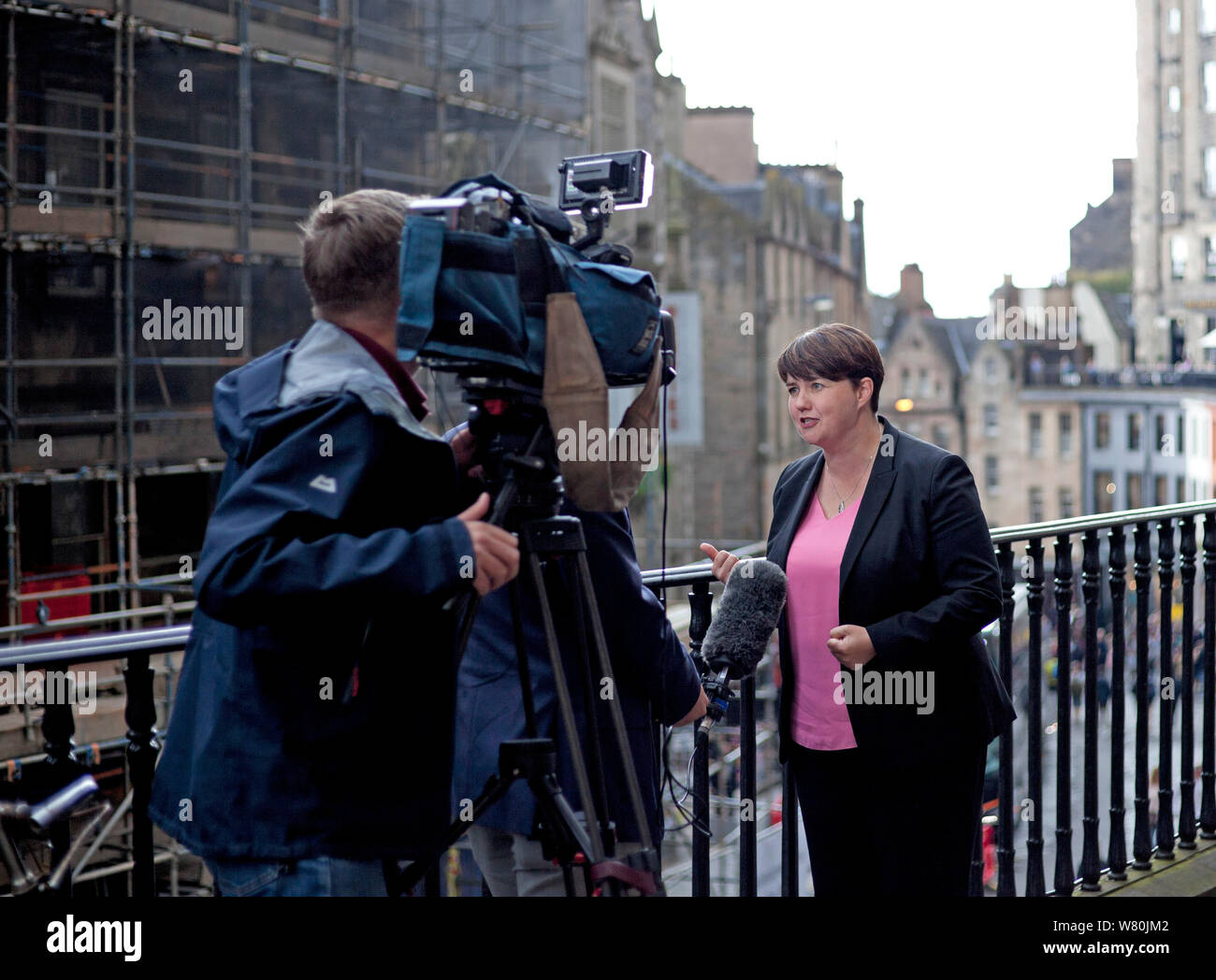 Victoria Street, Edinburgh, Edinburgh, Ecosse, Royaume-Uni. 7 août 2019. Ruth Davidson interviewée par STV, il est un homme politique écossais qui a été chef du parti conservateur et unioniste écossais depuis 2011, le deuxième parti au parlement écossais depuis 2016. Elle siège en tant que membre du Parlement écossais à Edimbourg central. Credit : Arch White/Alamy Live News. Banque D'Images