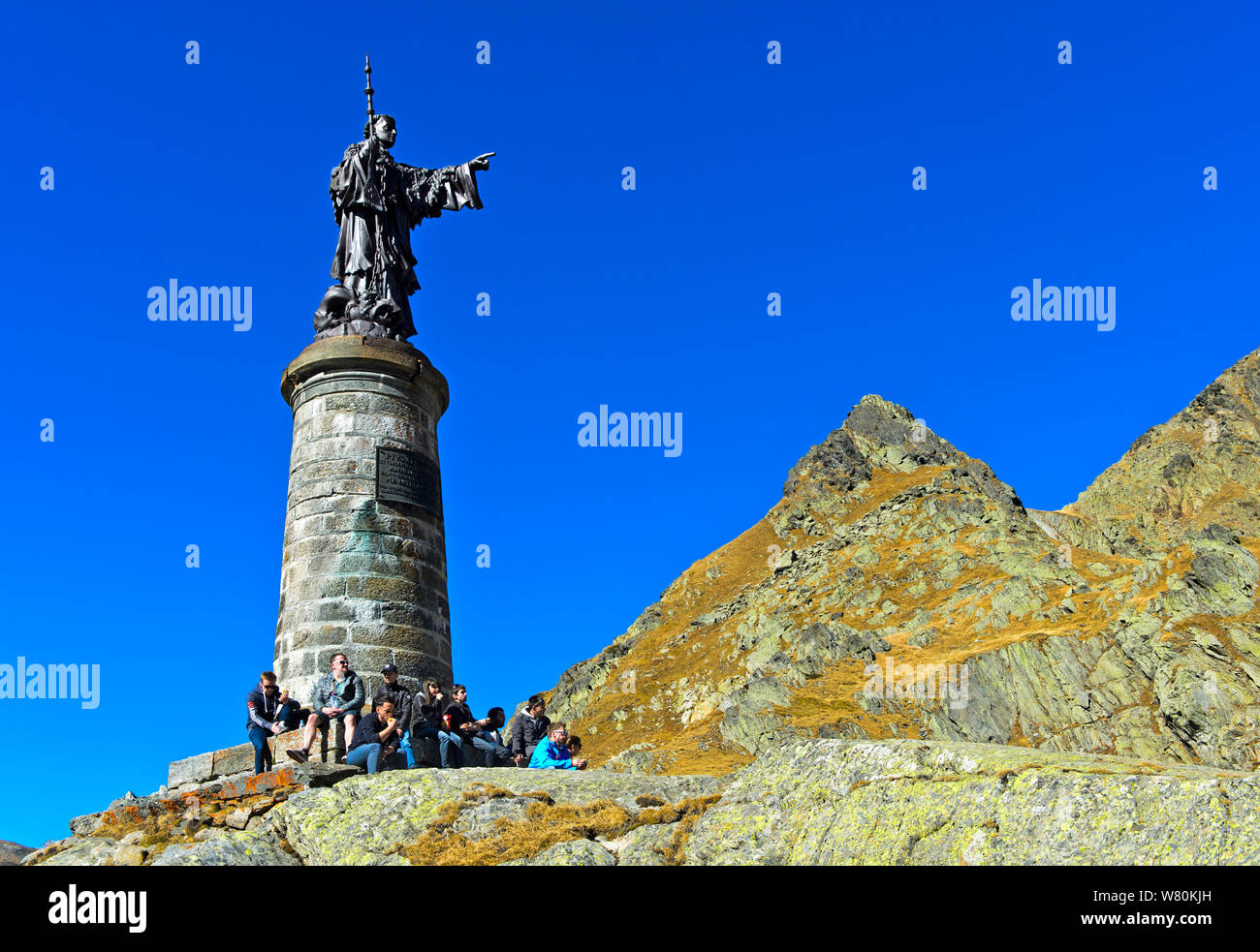 De la statue de Saint Bernard sur le versant italien du Col du Grand St Bernard, les Alpes Pennines, Italie, Suisse Banque D'Images