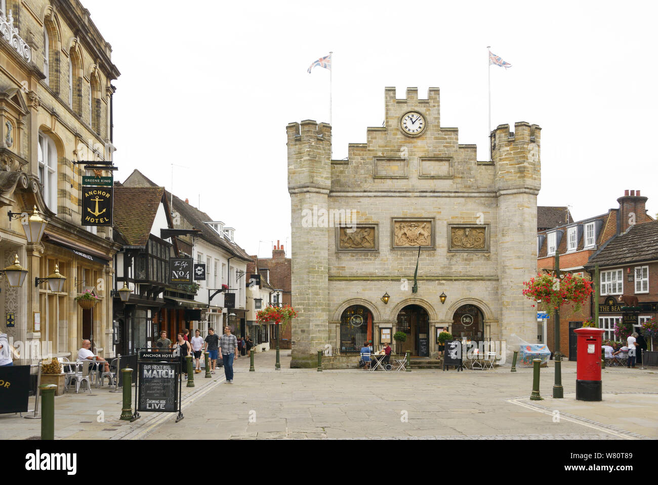 Horsham Mairie, et pubs & restaurants Banque D'Images