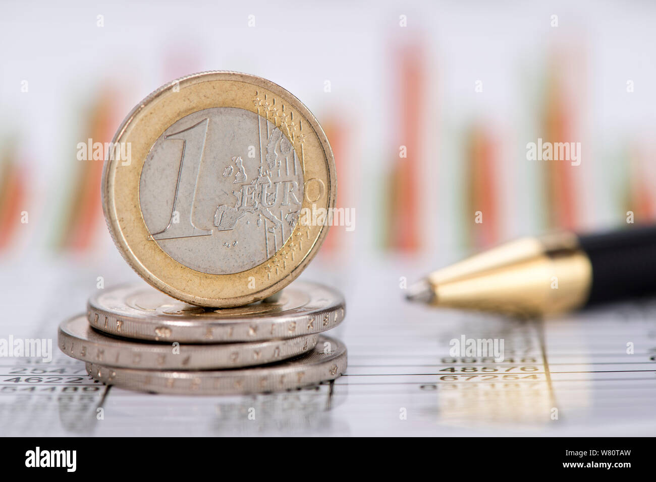 Des pièces de monnaie euro empilés Banque D'Images