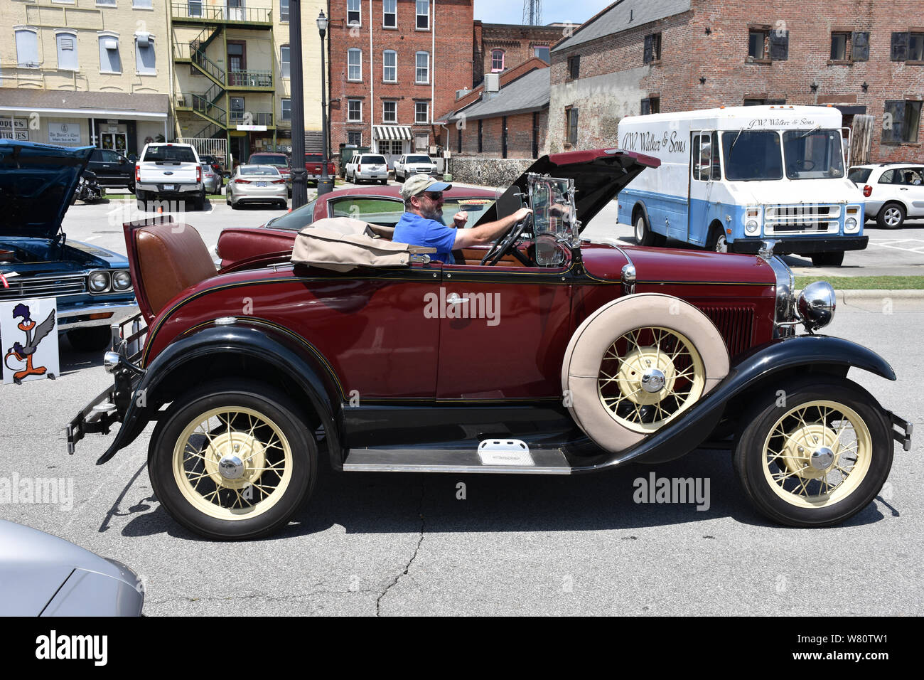 Une voiture Ford Vintage avec un Rumble Seat pour les passagers supplémentaires. Banque D'Images