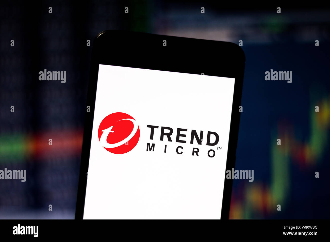 Dans cette photo illustration le logo de Trend Micro est vu affichée sur un smartphone. Banque D'Images