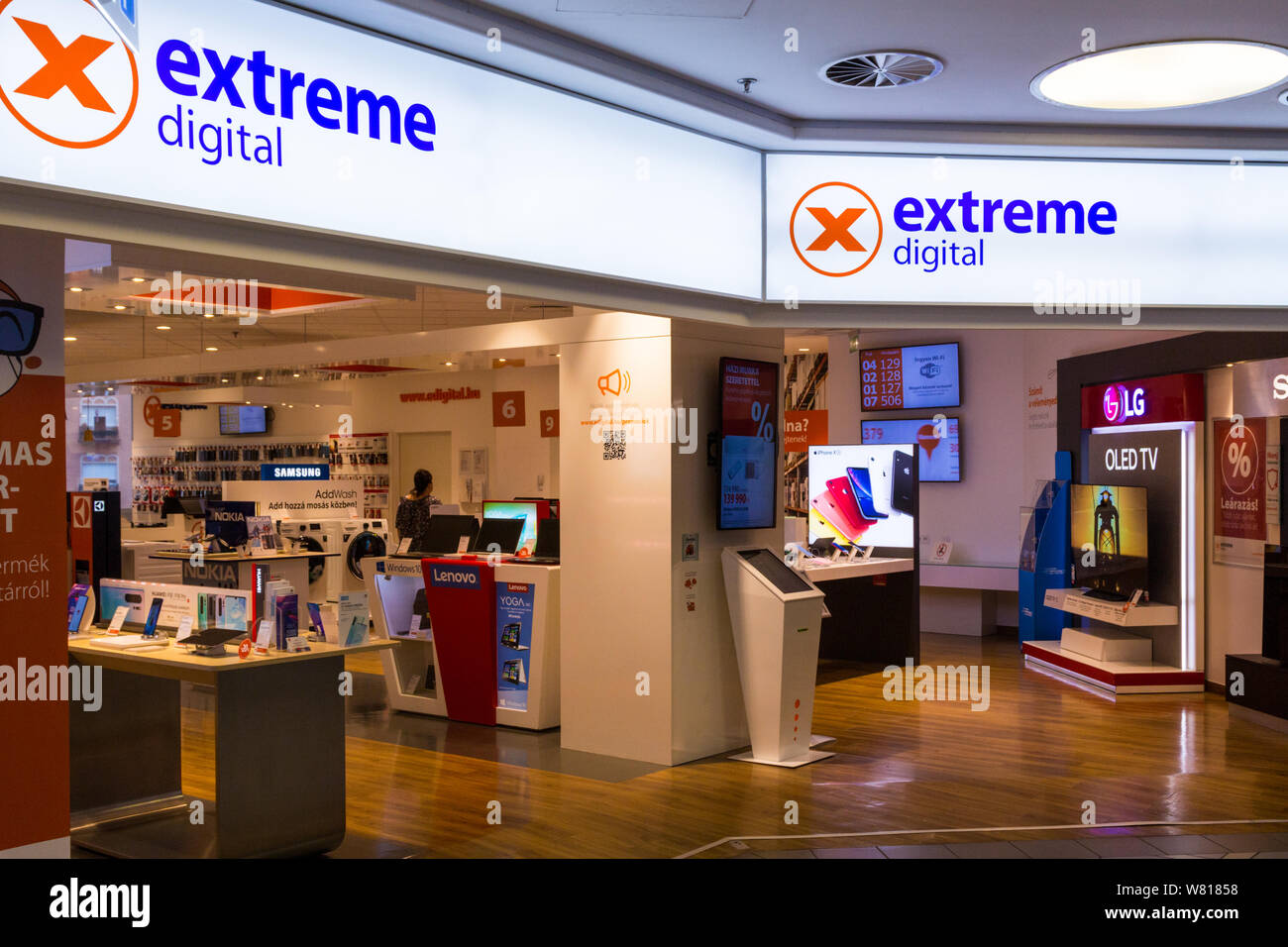 Extreme Digital shop/dans le centre commercial Mammut, Budapest, Hongrie Banque D'Images