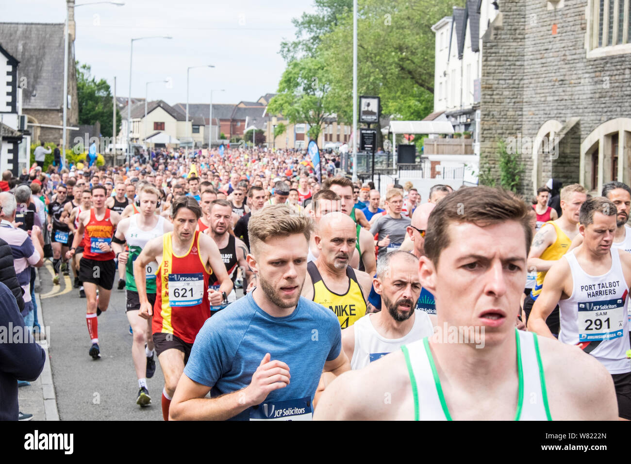 Demi-marathon de Swansea,ATHLÉTISME,SPORTIFS,OSSATURE,COURIR,TOURNANT,,événement,route côtière,côte,Mumbles,Galles Welsh,sport,sports,événement,endurance,GB,UK, Banque D'Images