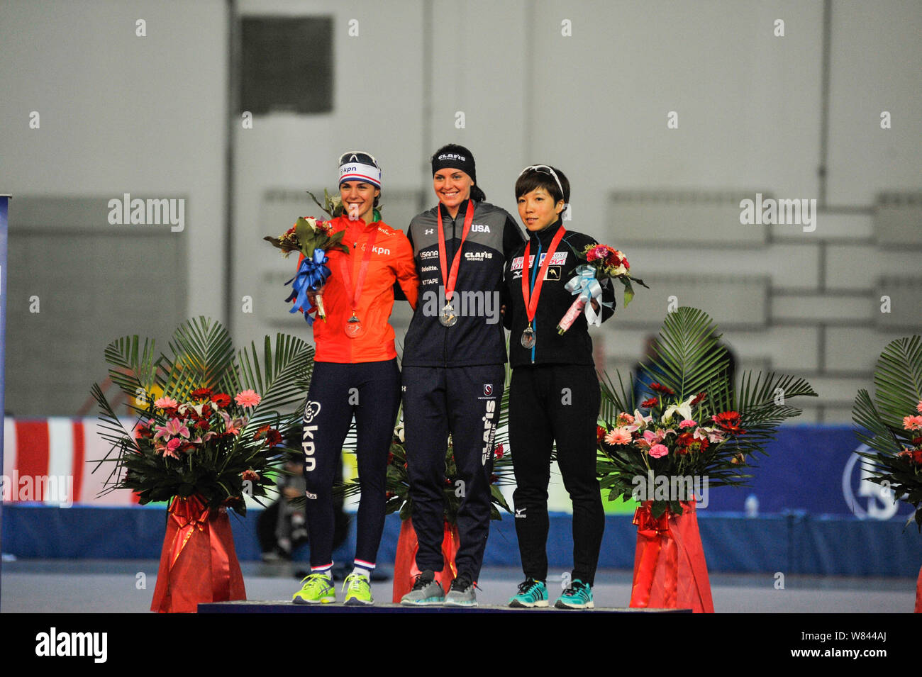 (De gauche) premier finaliste Marrit Leenstra des Pays-Bas, vainqueur de l'Heather Bergsma United States et deuxième Nao Kodaira du Japon Banque D'Images