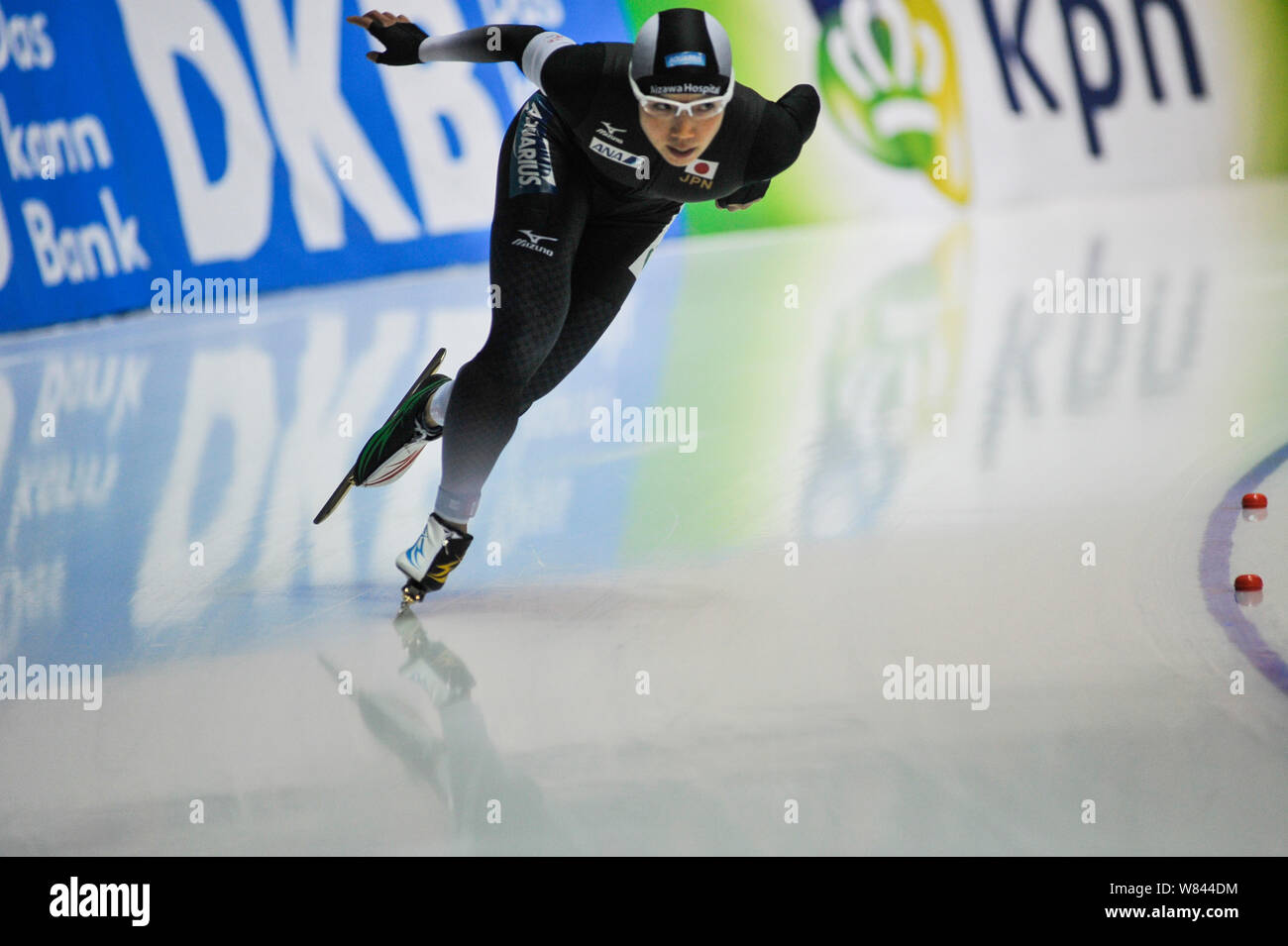 Nao Kodaira du Japon fait concurrence au 1 000 m dames Division une pendant la Coupe du monde ISU de patinage de vitesse dans la ville de Harbin, au nord-est de la Chine Heil Banque D'Images