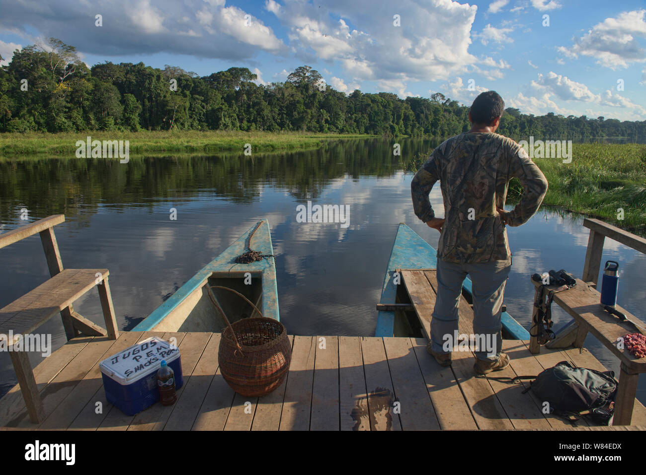 Piranha de sortir pour la pêche sur le lac magnifique Chimbadas, rivière Tambopata, Amazonie péruvienne Banque D'Images