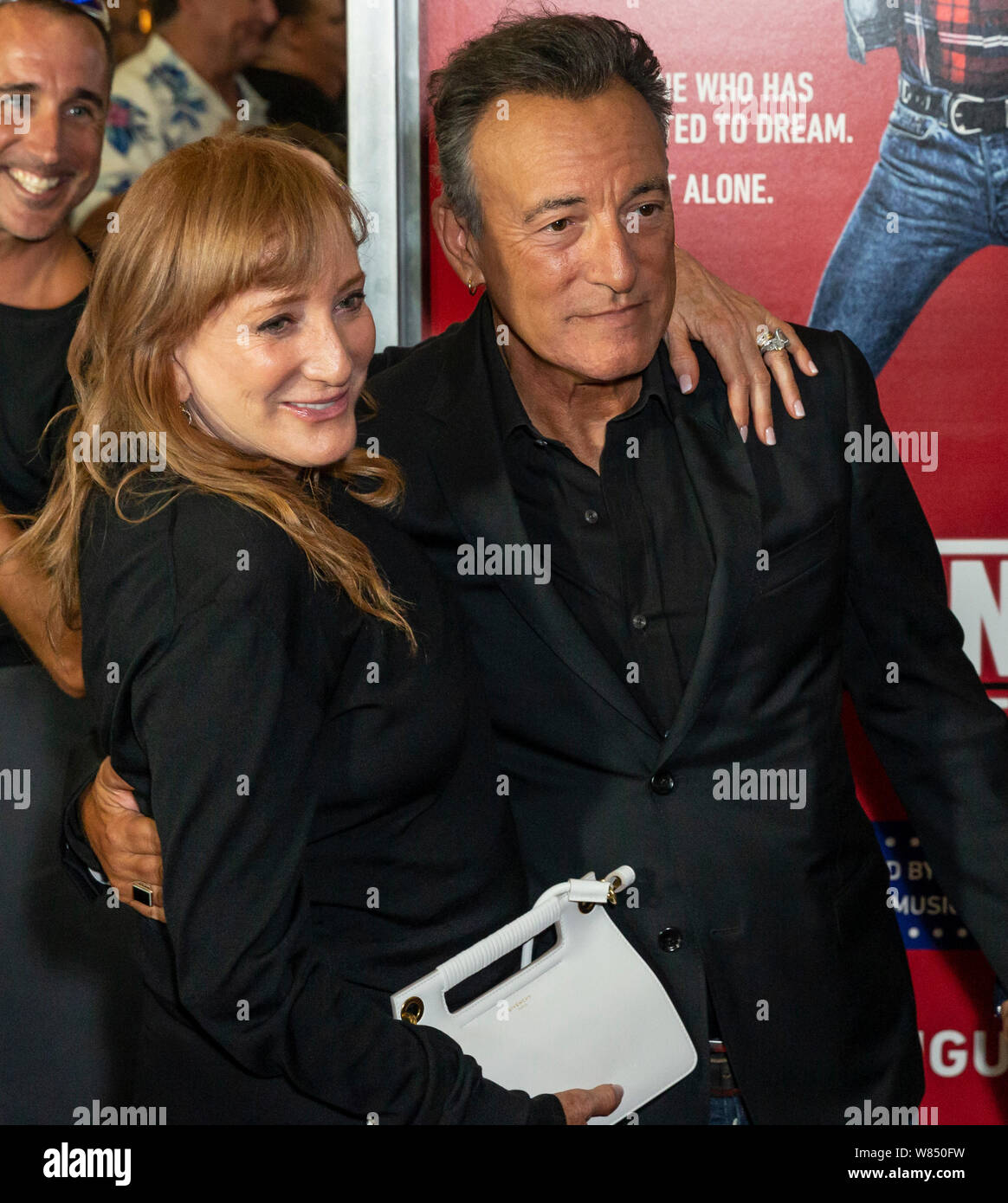 Asbury Park, NJ - 7 août 2019 : Patti Scialfa et Bruce Springsteen assister à premiere de 'aveuglé par la lumière' au Paramount Theatre Banque D'Images