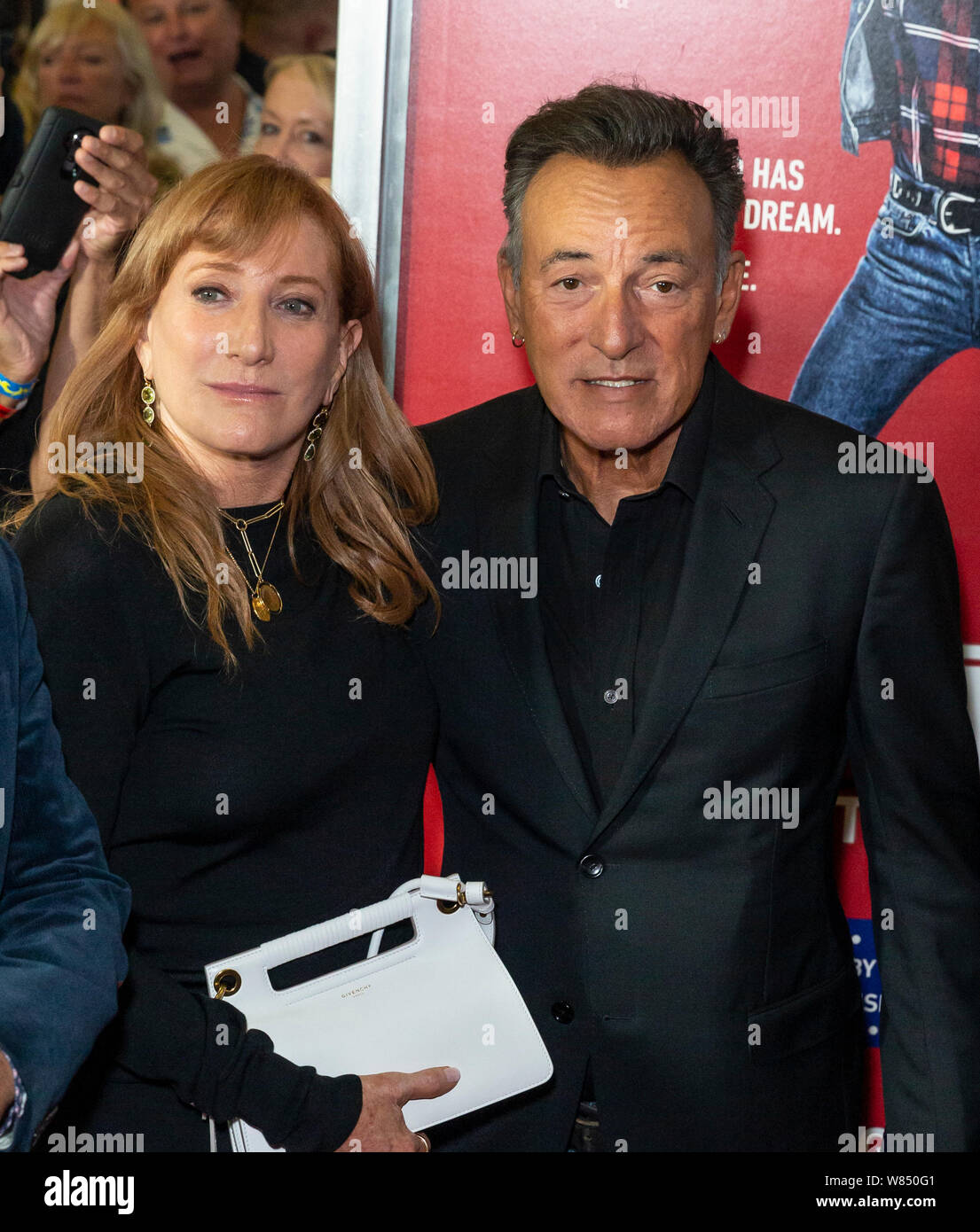 Asbury Park, NJ - 7 août 2019 : Patti Scialfa et Bruce Springsteen assister à premiere de 'aveuglé par la lumière' au Paramount Theatre Banque D'Images