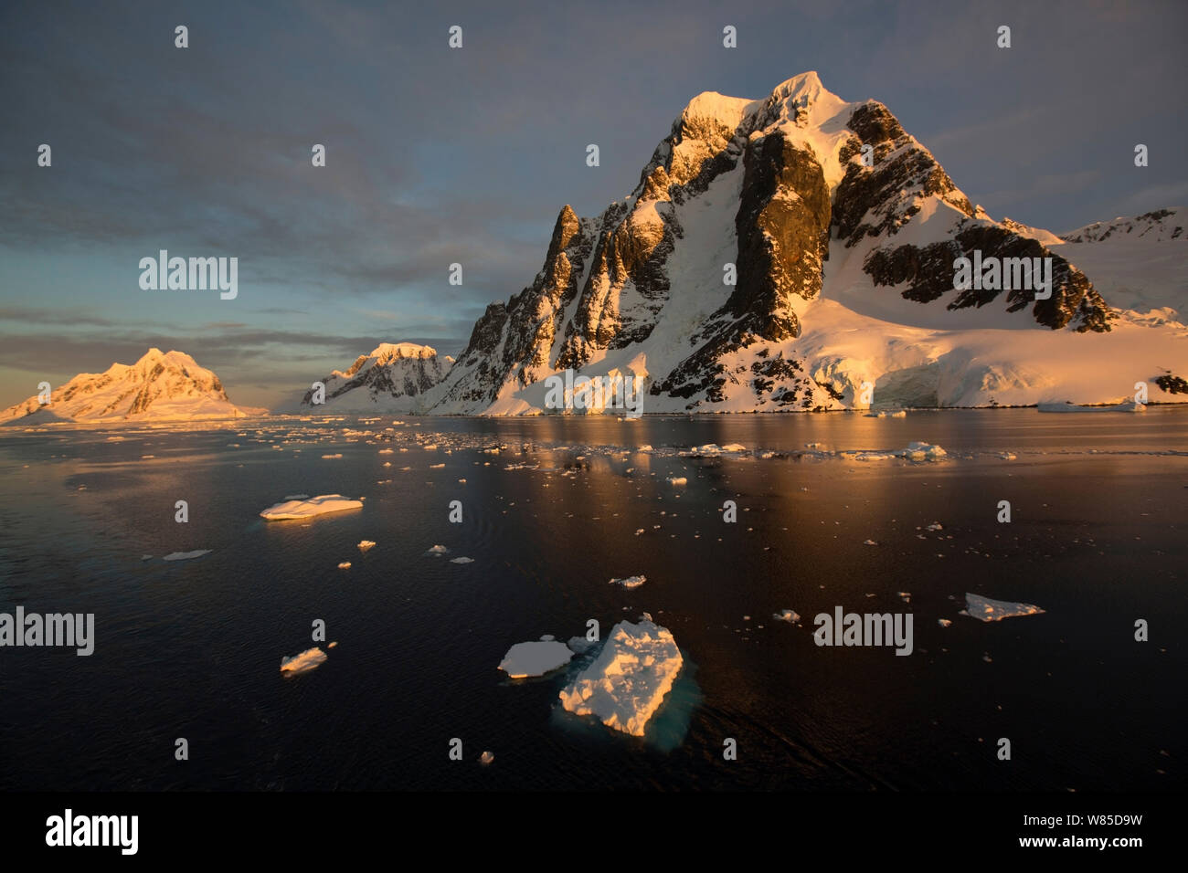 Étude en vue de l'arche et paysage de glace, l'Antarctique, novembre 2012. Banque D'Images