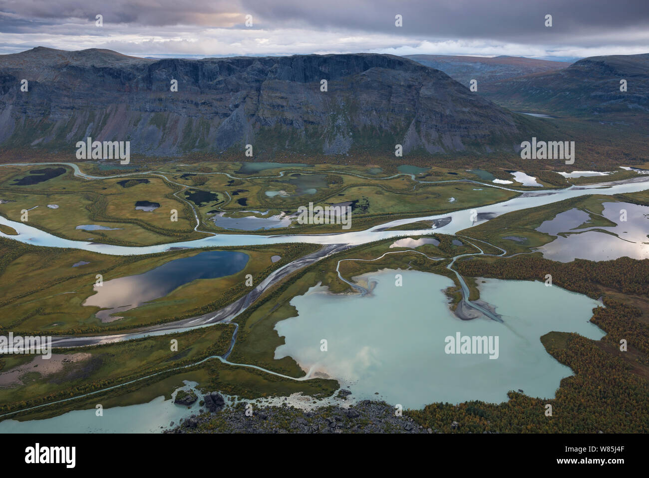 Le delta du Laitaure dans le Sarek National Park. Laponia Patrimoine mondial, en Laponie suédoise, la Suède. Septembre 2009. Banque D'Images