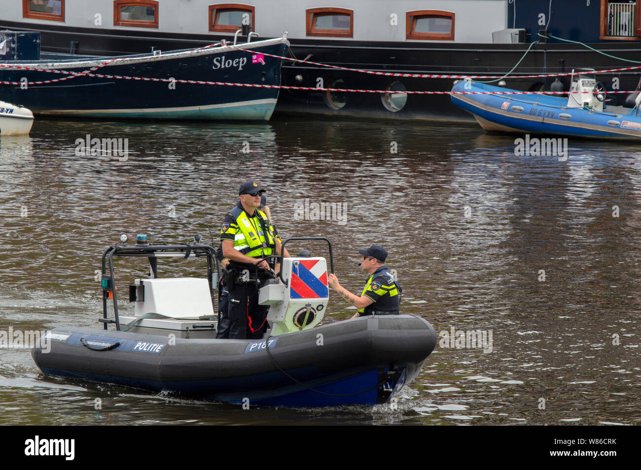 Au travail de police sur l'eau à la Gay Pride Amsterdam The Netherlands 2019 Banque D'Images