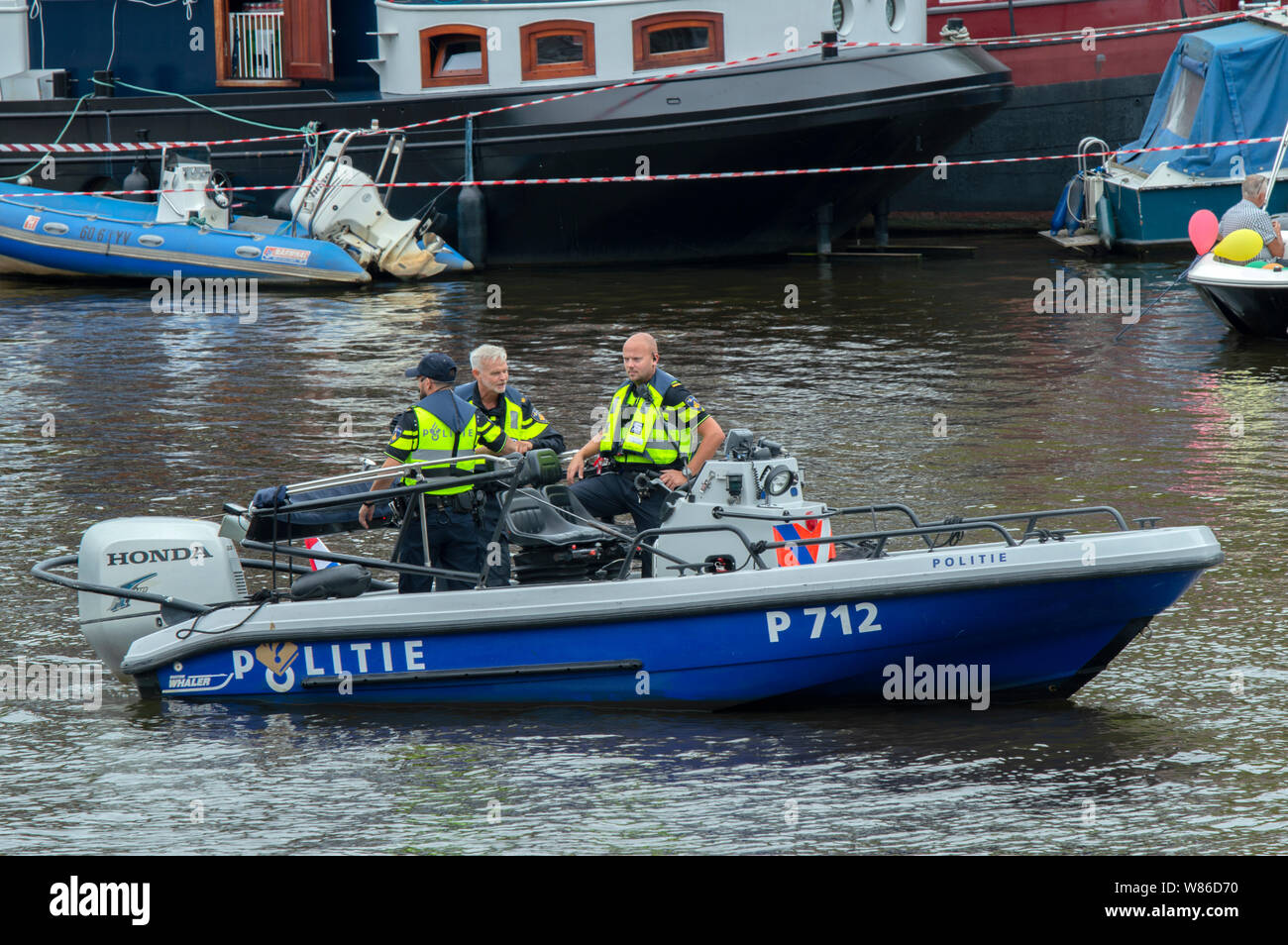 Au travail de police sur l'eau à la Gay Pride Amsterdam The Netherlands 2019 Banque D'Images
