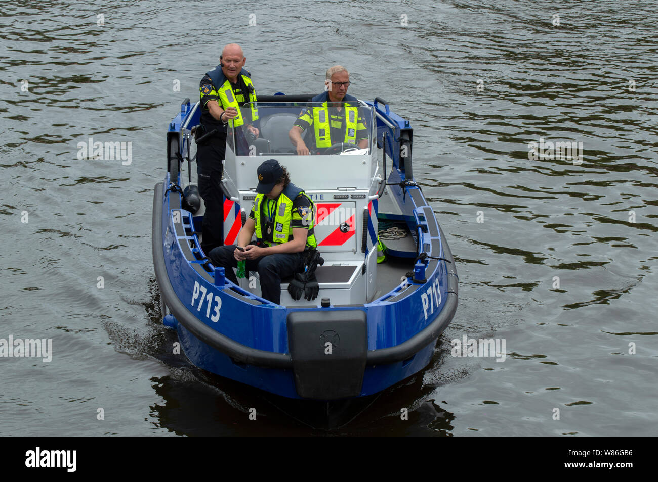 Bateau de police au travail au cours de la Gay Pride à Amsterdam aux Pays-Bas 2019 Banque D'Images