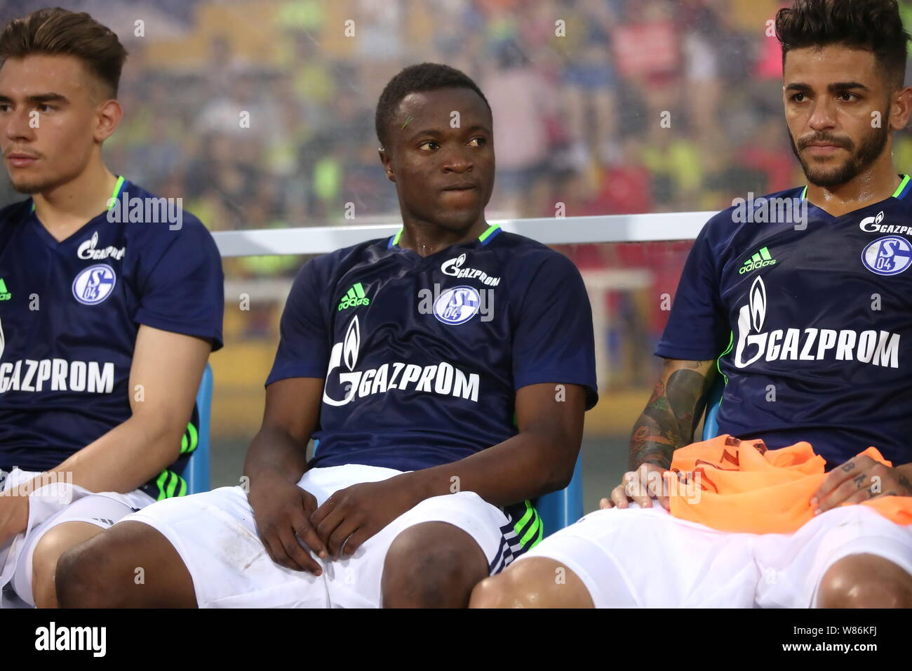 Les joueurs du FC Schalke 04 sont illustrés avant un match de football amical de Chine France International Match de football contre Guangzhou R&F FC à Guangzh Banque D'Images