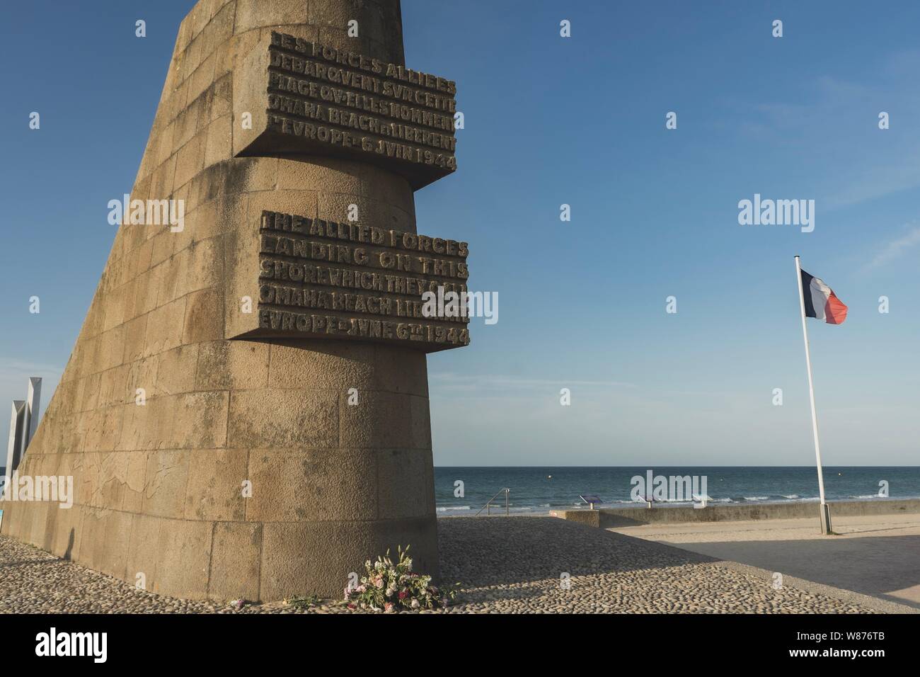 Monument de guerre, Omaha Beach, Normandie, France Banque D'Images