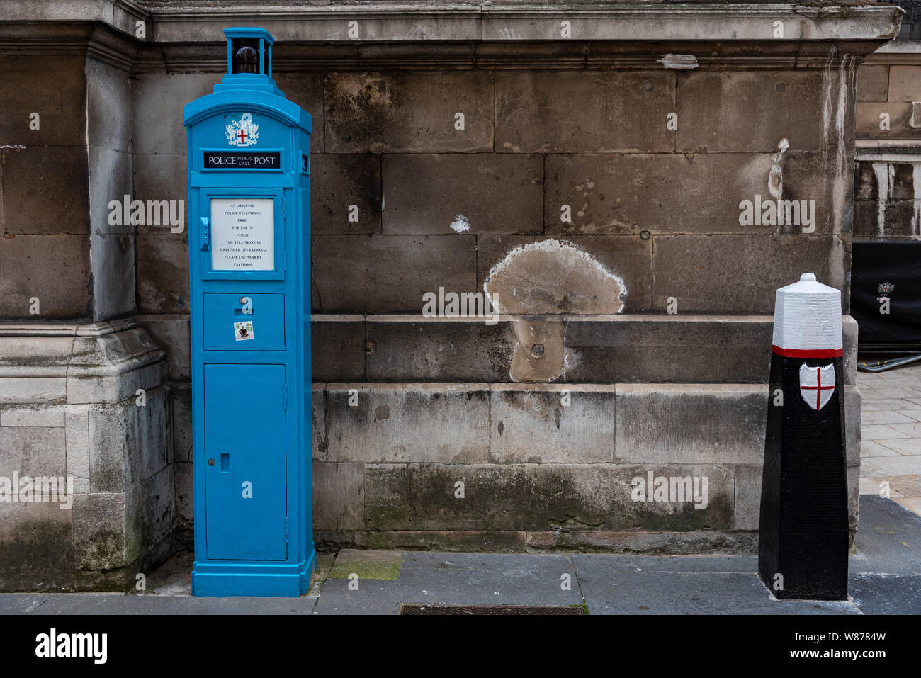 Ancien poste téléphonique de la police dans la ville de Londres Banque D'Images