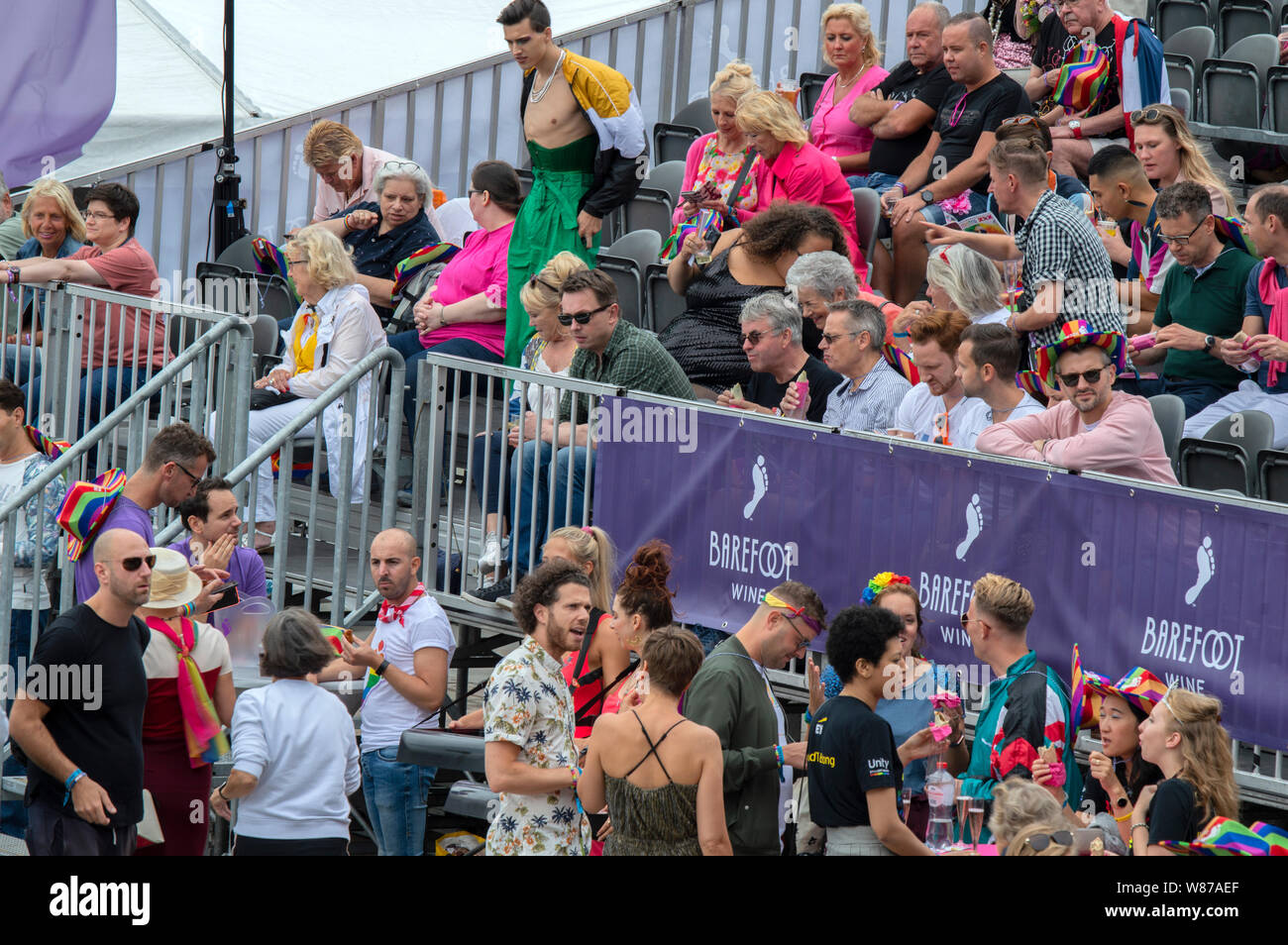 Tribune sur l'Amstel River au cours de la Gay Pride Amsterdam The Netherlands 2019 Banque D'Images
