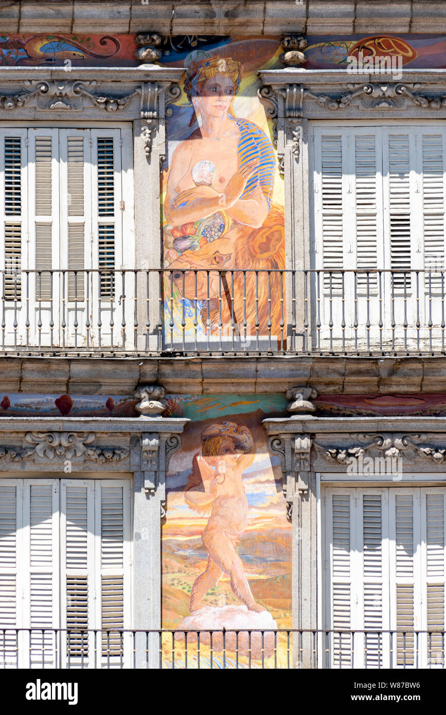 Close up vertical de Casa de la Panadería à Plaza Mayor à Madrid. Banque D'Images