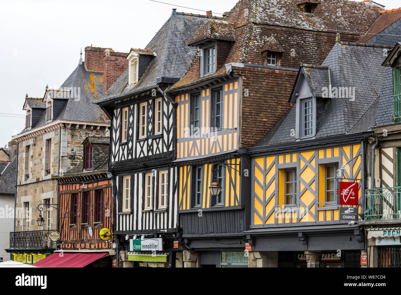 Dol-de-Bretagne (Bretagne, nord-ouest de la France) : maisons à pans de bois de la rue "rue Grande Rue des Stuarts" Banque D'Images