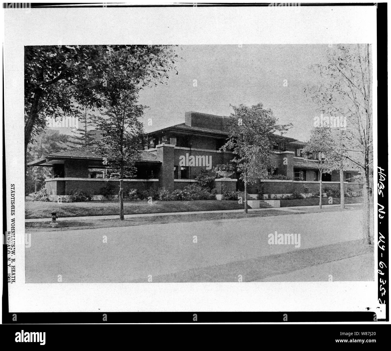 2. # 78 de la plaque, l'élévation principale, VUE À PARTIR DE LA CHAUSSÉE - W. R. Heath House, 76 soldats Place, Buffalo, Erie County, NY Banque D'Images