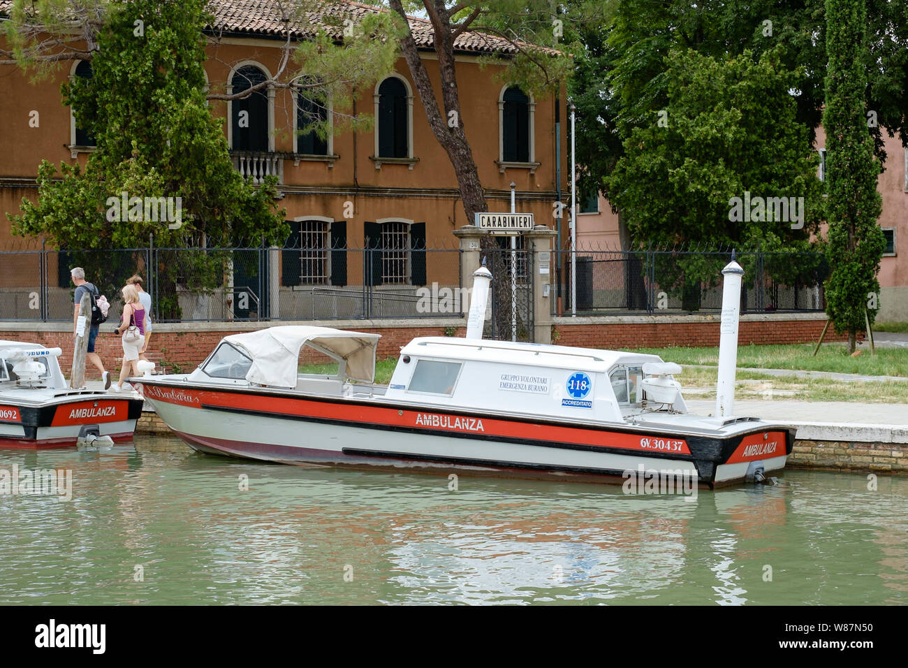 Bateau amarré en ambulance Venise Burano Island Banque D'Images
