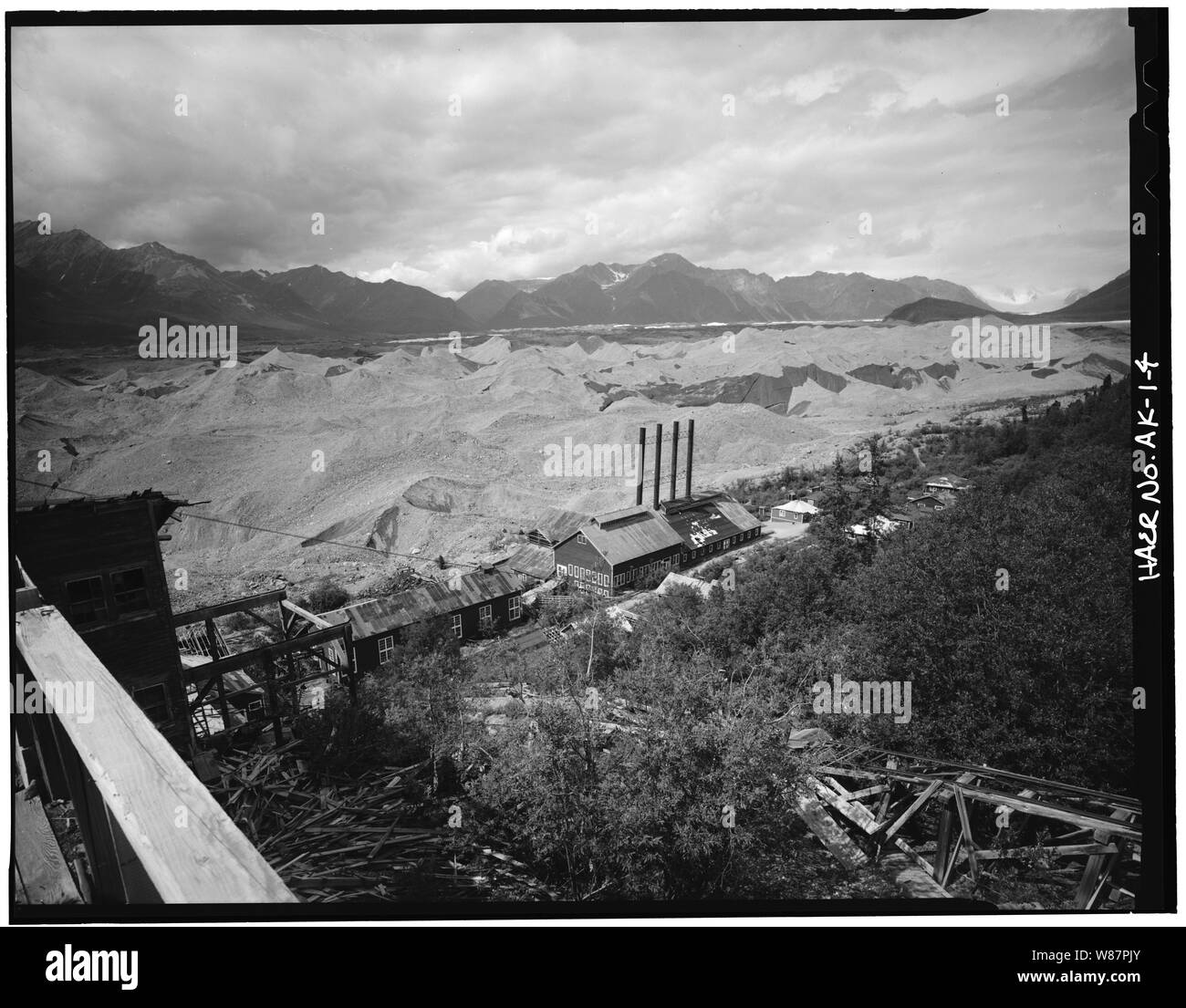 POWER PLANT, À AU NORD-OUEST - la Kennecott Copper Corporation, sur la rivière de cuivre et le nord-ouest de Railroad, Kennicott, Recensement de Valdez-Cordova Zone, AK Banque D'Images