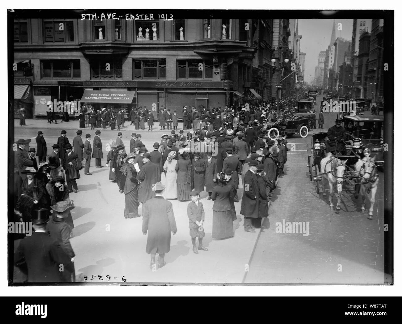 5e Avenue - Pâques 1913 Banque D'Images