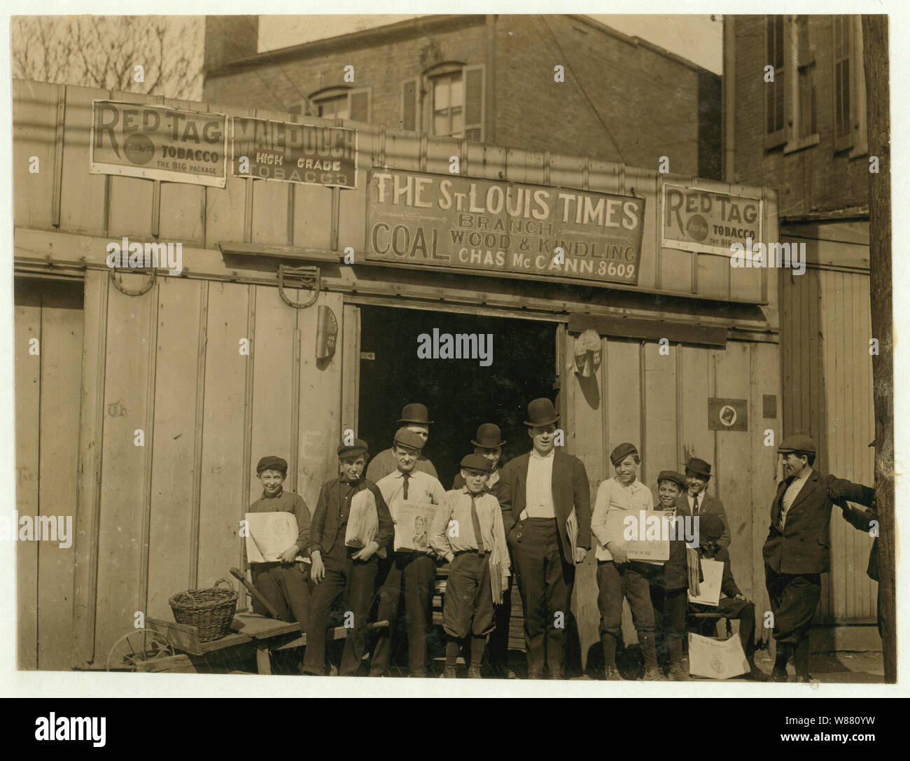 Une succursale dans un hangar de charbon. McCann. Banque D'Images