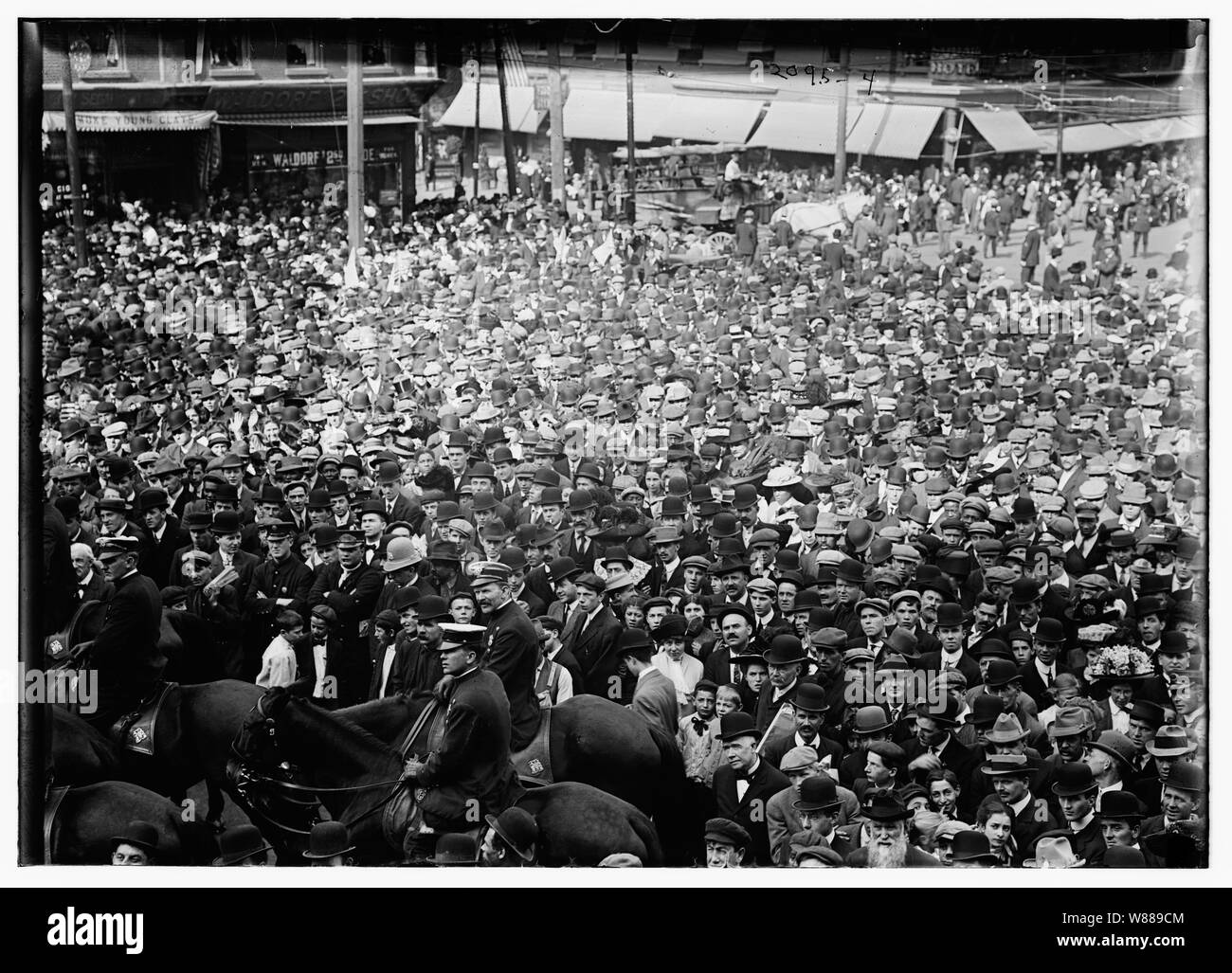 Une foule immense Banque D'Images
