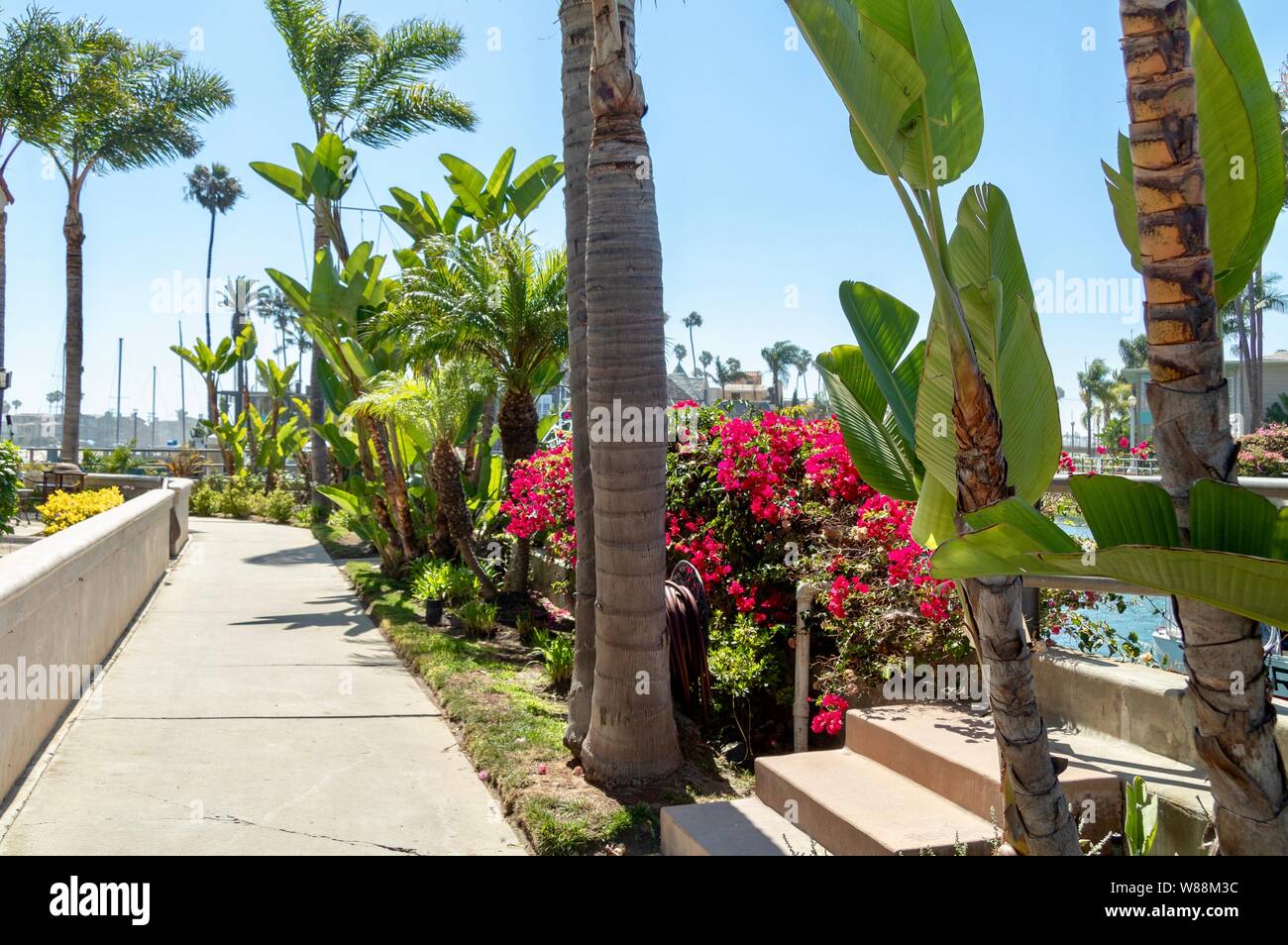 Promenade côtière à Naples Island, Long Beach, Californie Banque D'Images