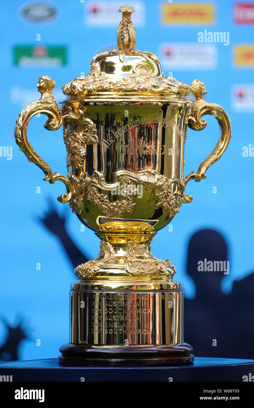 Coupe du Monde de Rugby sur l'affichage à la Cathédrale de Hereford - La Coupe Webb Ellis. Banque D'Images